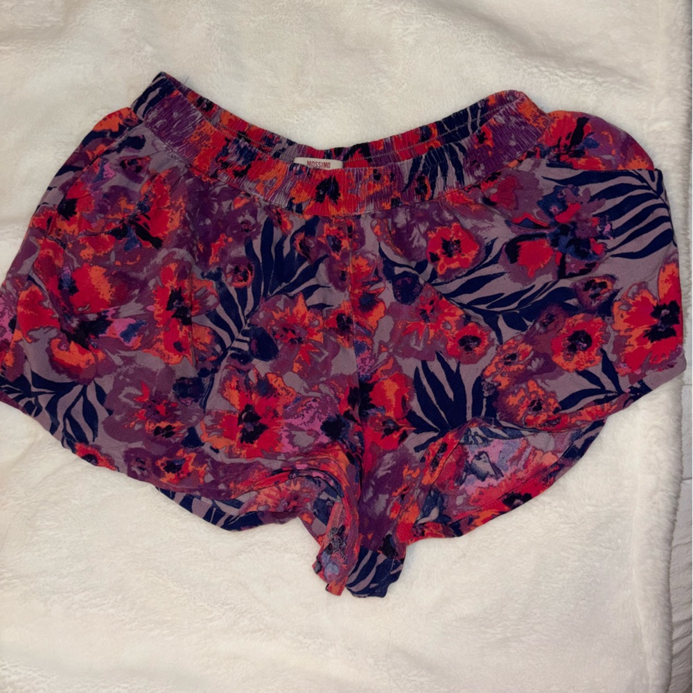 Flowery flowy shorts
